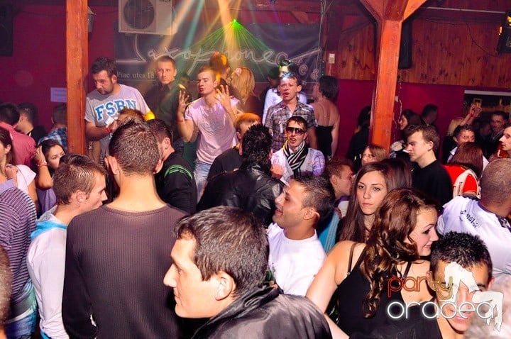 Distracţie la maxim în Disco Faház, 