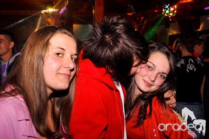 Distracţie la maxim în Disco Faház, 