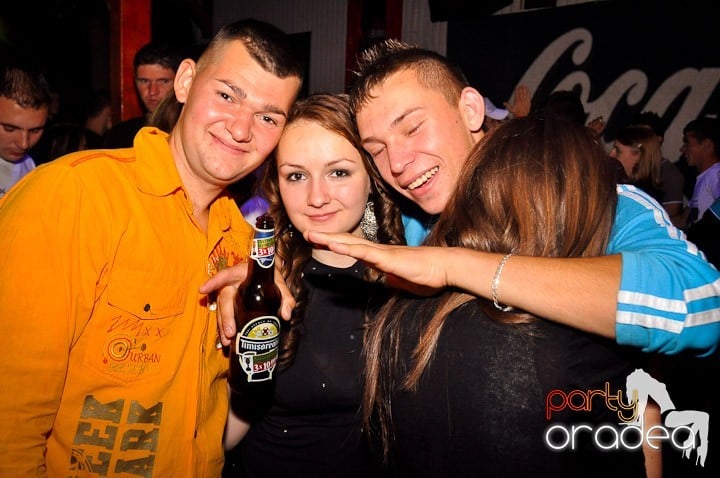 Distracţie la maxim în Disco Faház, 