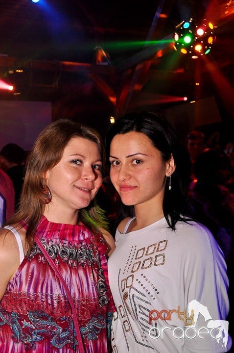 Distracţie la maxim în Disco Faház, 