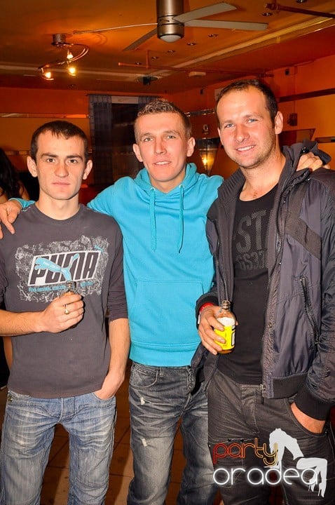 Distracţie la maxim în Disco Faház, 