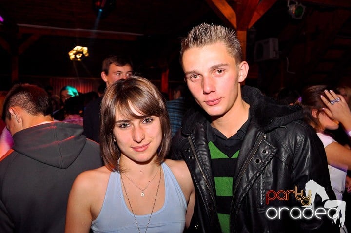 Distracţie la maxim în Disco Faház, 