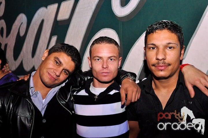 Distracţie la maxim în Disco Faház, 