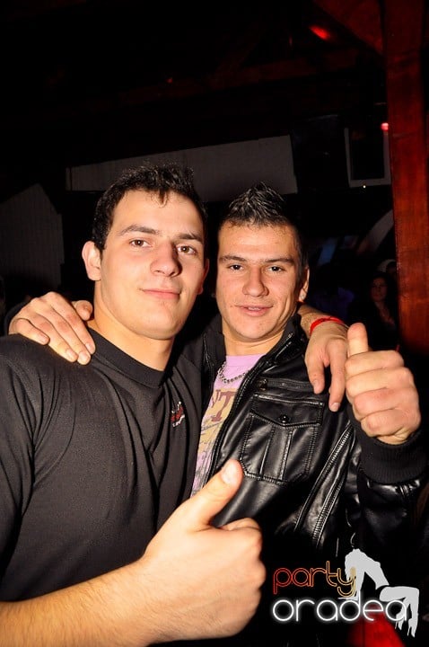 Distracţie la maxim în Disco Faház, 