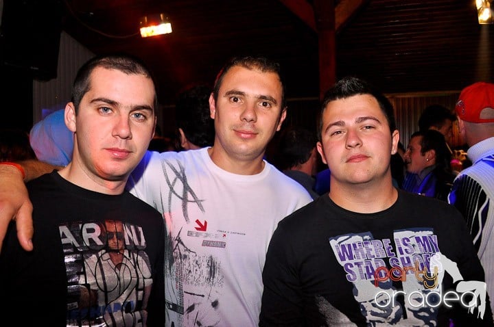 Distracţie la maxim în Disco Faház, 