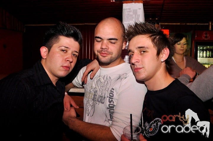 Distracţie la maxim în Disco Faház, 