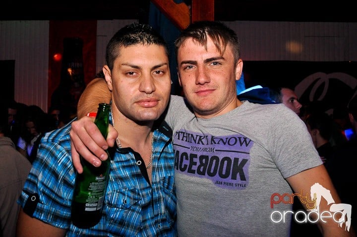 Distracţie la maxim în Disco Faház, 