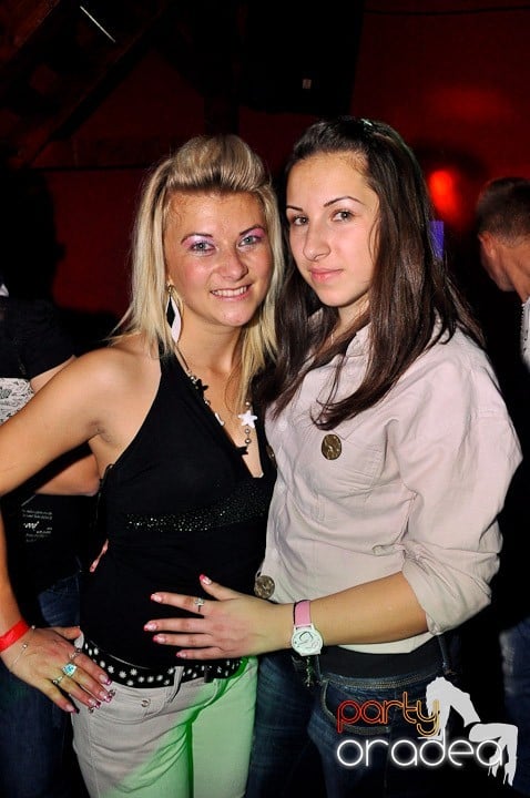 Distracţie la maxim în Disco Faház, 