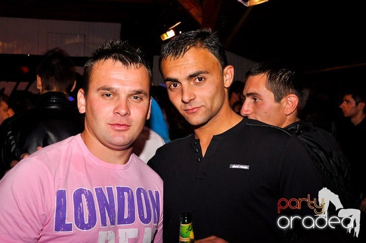 Distracţie la maxim în Disco Faház, 