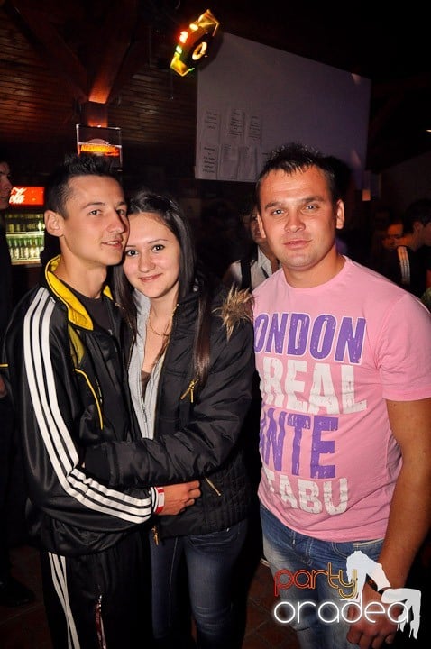 Distracţie la maxim în Disco Faház, 