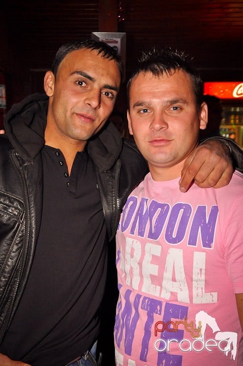 Distracţie la maxim în Disco Faház, 