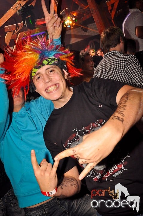 Distracţie la maxim în Disco Faház, 