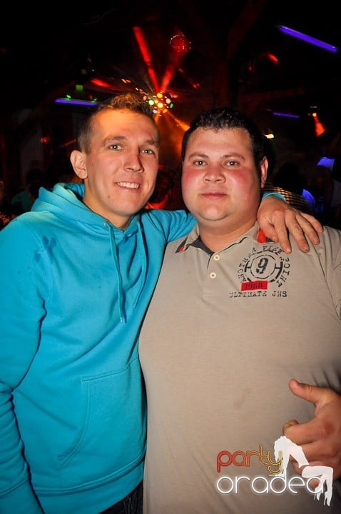 Distracţie la maxim în Disco Faház, 