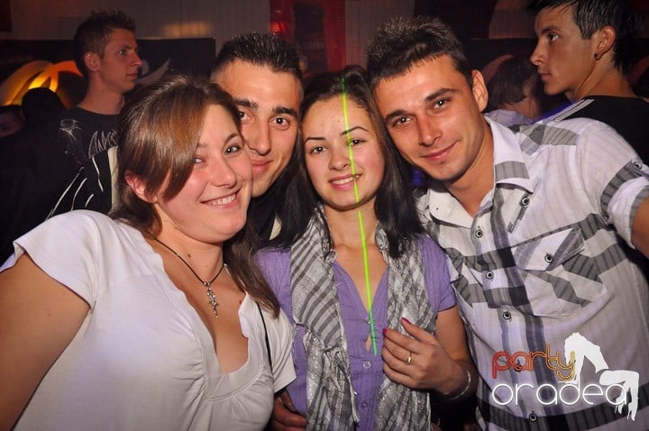 Distracţie la maxim în Disco Faház, 