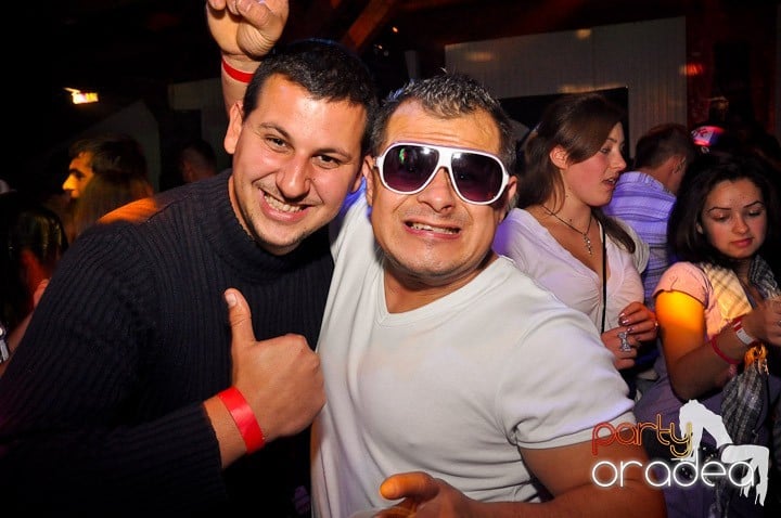 Distracţie la maxim în Disco Faház, 