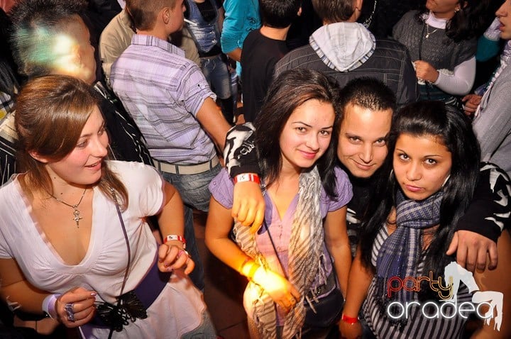 Distracţie la maxim în Disco Faház, 