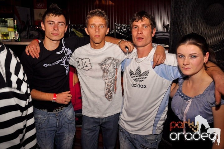 Distracţie la maxim în Disco Faház, 