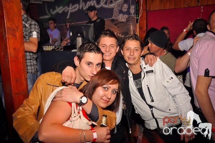 Distracţie la maxim în Disco Faház, 