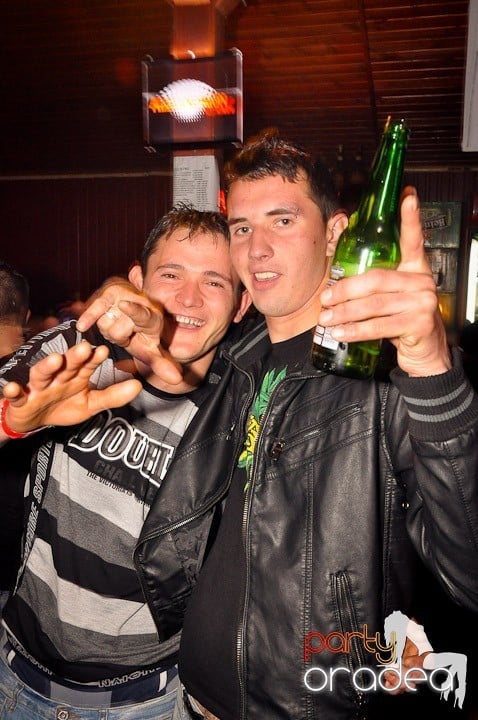 Distracţie la maxim în Disco Faház, 