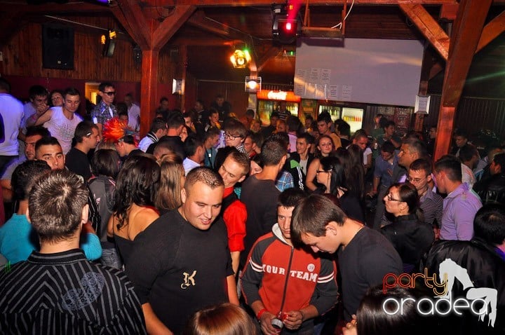 Distracţie la maxim în Disco Faház, 