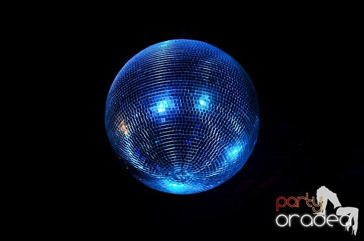 Distracţie la maxim în Disco Faház, 