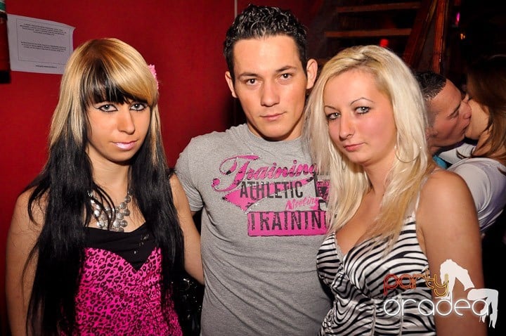 Distracţie la maxim în Disco Faház, 