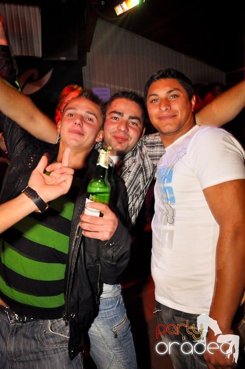 Distracţie la maxim în Disco Faház, 