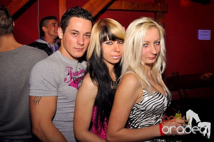 Distracţie la maxim în Disco Faház, 