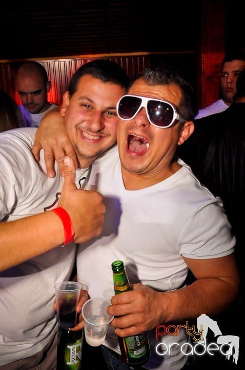 Distracţie la maxim în Disco Faház, 