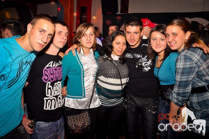 Distracţie la maxim în Disco Faház, 