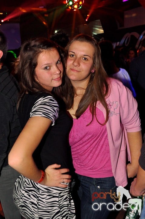 Distracţie la maxim în Disco Faház, 