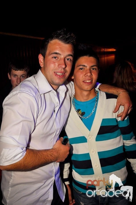 Distracţie la maxim în Disco Faház, 