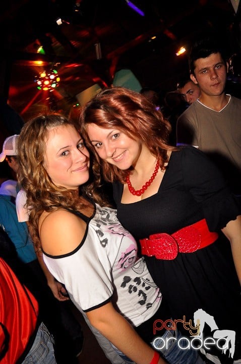 Distracţie la maxim în Disco Faház, 