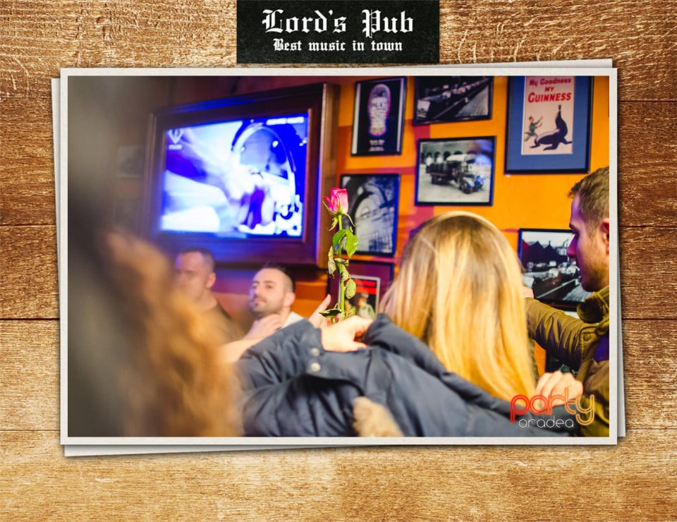Distracţie în Lord's Pub, Lord's Pub