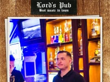 Distracţie în Lord's Pub