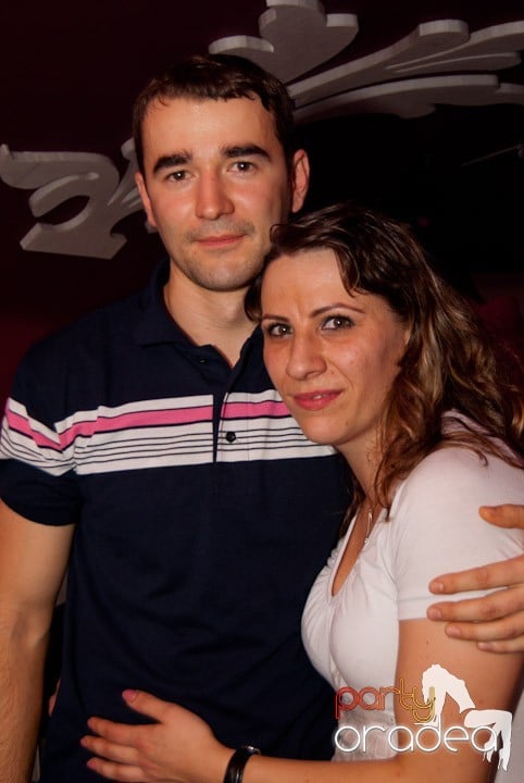 Distracţie mare în Club Atti's, 