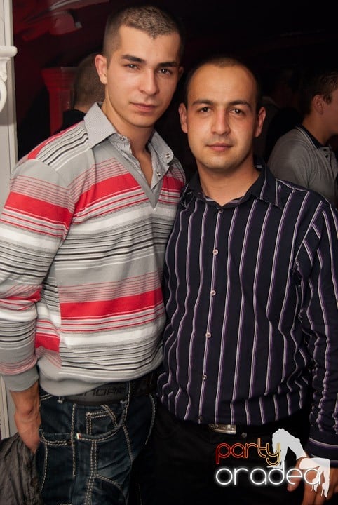 Distracţie mare în Club Atti's, 