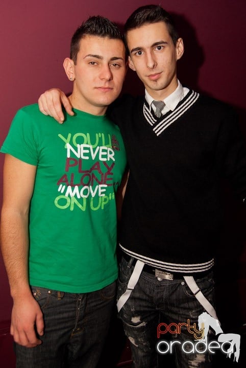 Distracţie mare în Club Atti's, 