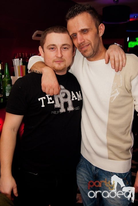 Distracţie mare în Club Atti's, 