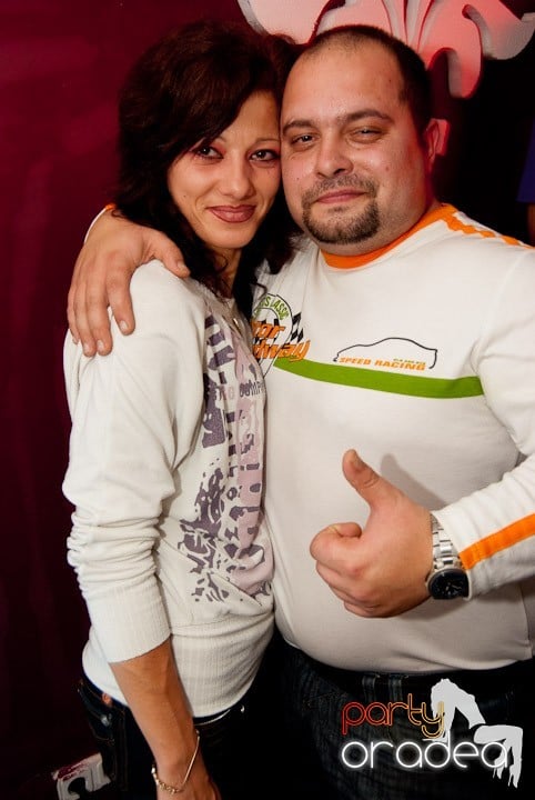 Distracţie mare în Club Atti's, 