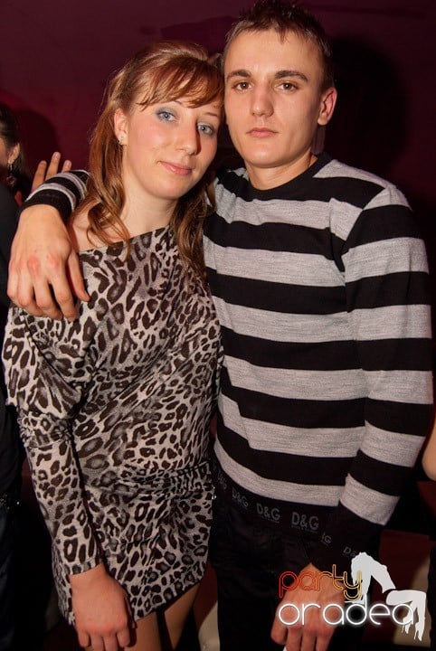 Distracţie mare în Club Atti's, 