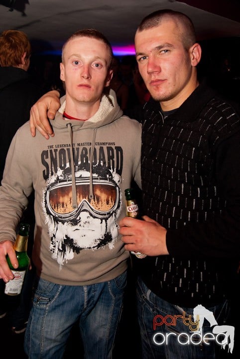 Distracţie mare în Club Atti's, 