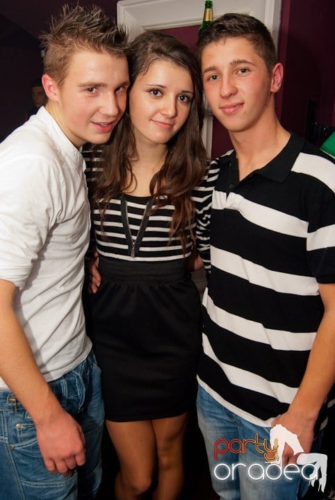 Distracţie mare în Club Atti's, 