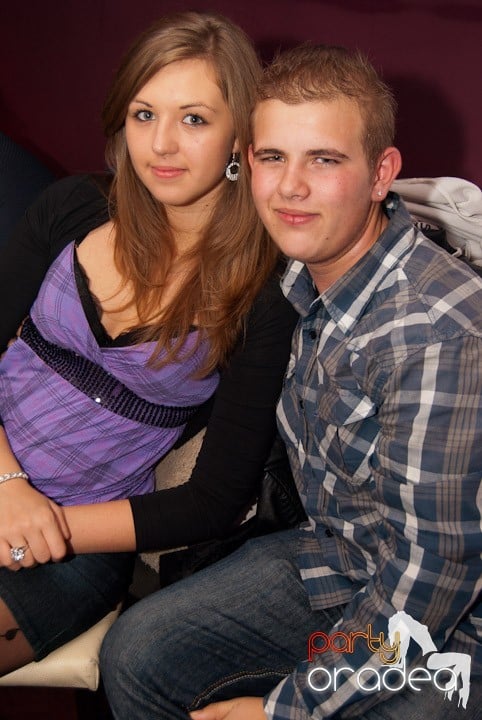 Distracţie mare în Club Atti's, 