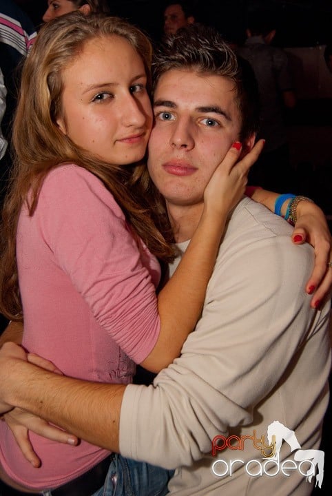 Distracţie mare în Club Atti's, 