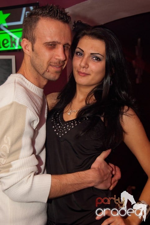 Distracţie mare în Club Atti's, 