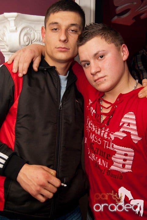 Distracţie mare în Club Atti's, 