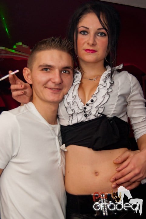 Distracţie mare în Club Atti's, 