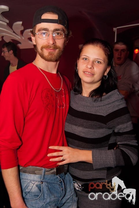 Distracţie mare în Club Atti's, 