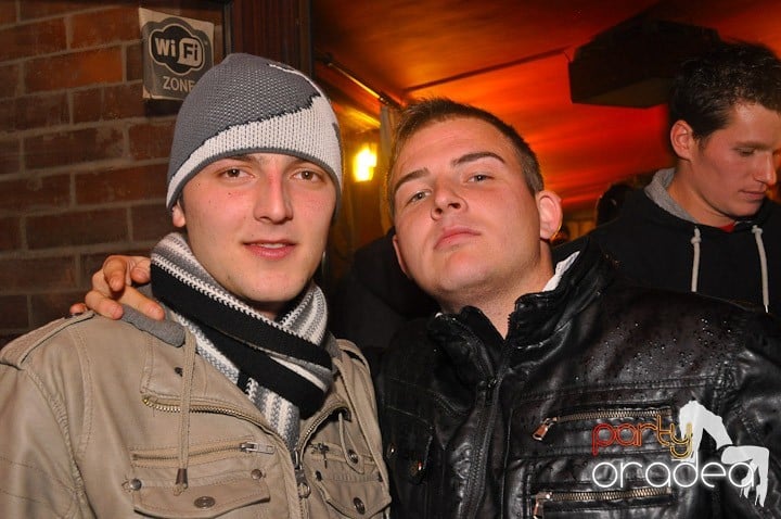 Distracţie şi voie bună în Disco Faház, 